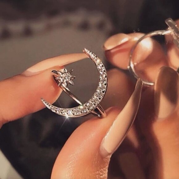 Stunning & Sparkly Crescent Moon and Star Design🌙💍✨Adjustable Cuff Style😍 - Picture 5 of 6